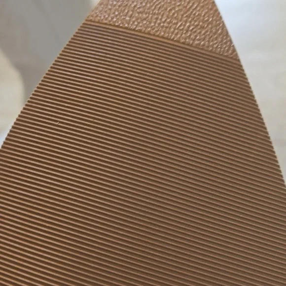 Stylish White Western Classic Embroidered Pointed Toe Boots - Picture 9 of 9